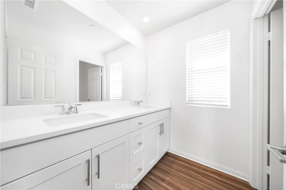 208 Bonita Rialto, CA 92376