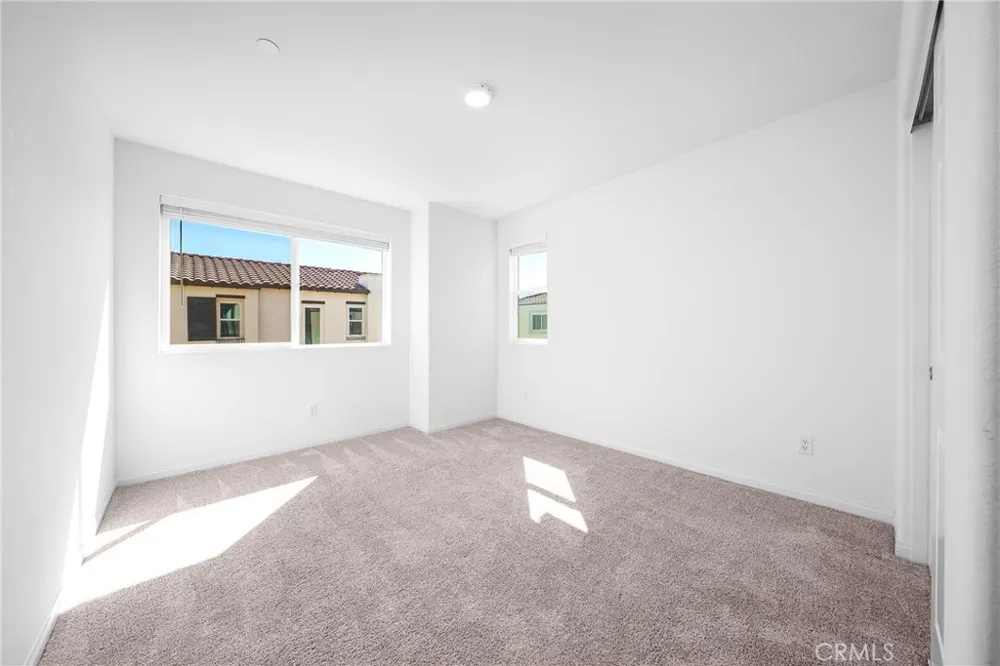 208 Bonita Rialto, CA 92376