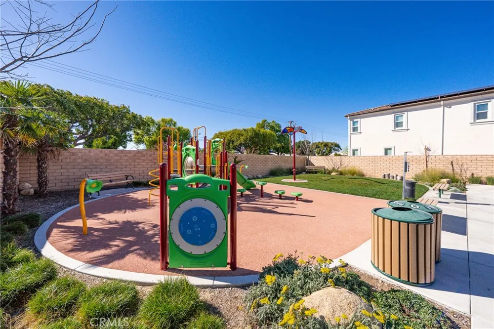 208 Bonita Rialto, CA 92376