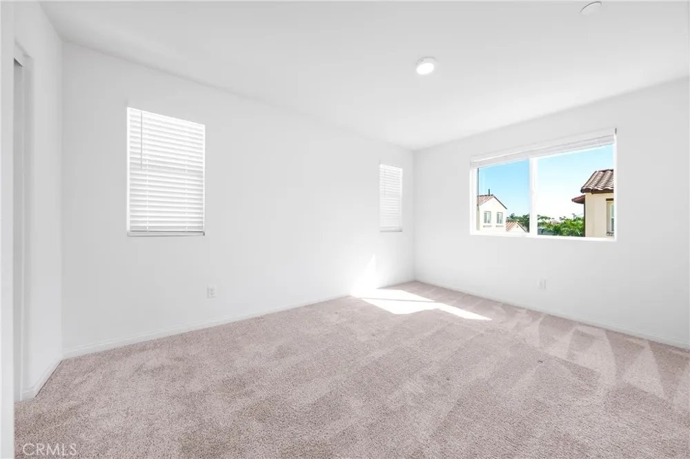 208 Bonita Rialto, CA 92376