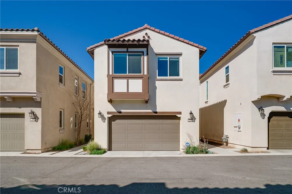 208 Bonita Rialto, CA 92376
