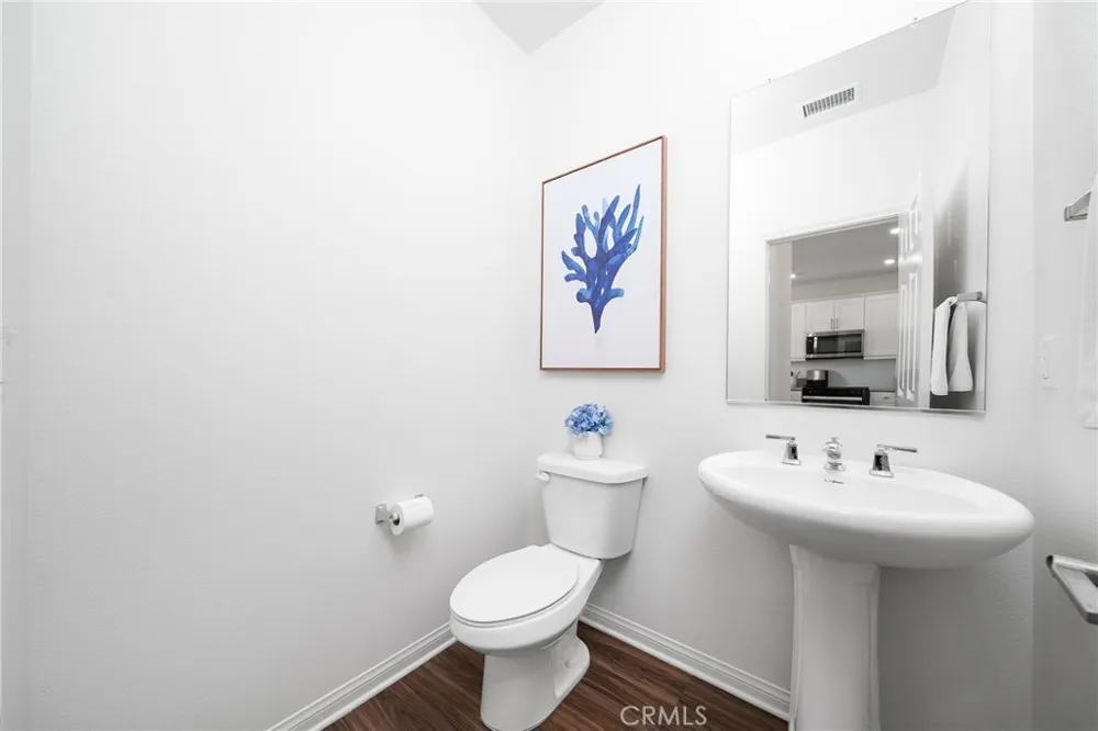 208 Bonita Rialto, CA 92376