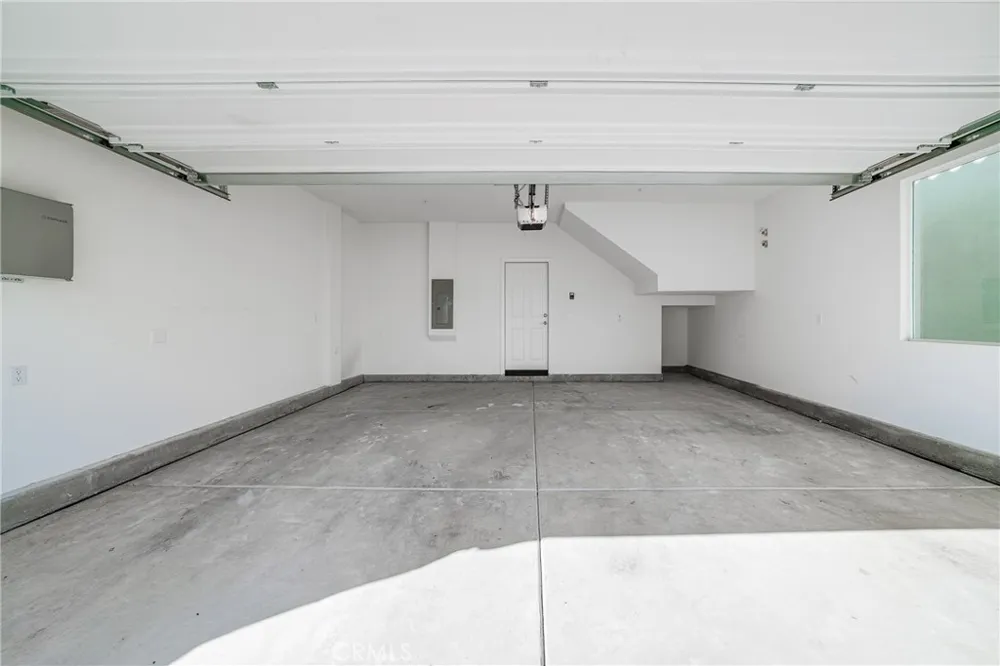 208 Bonita Rialto, CA 92376