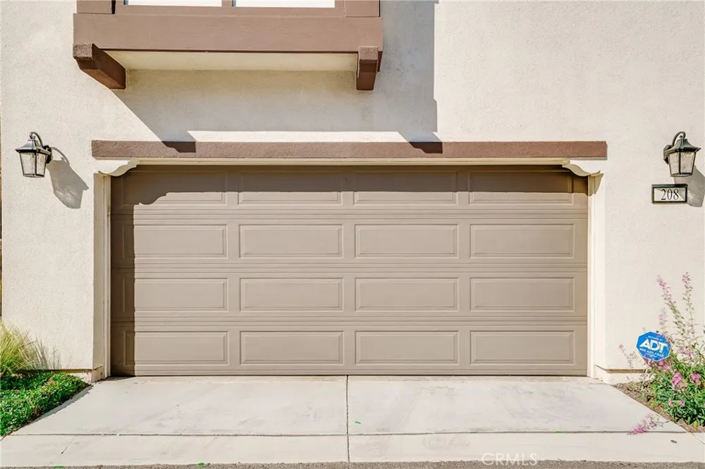 208 Bonita Rialto, CA 92376