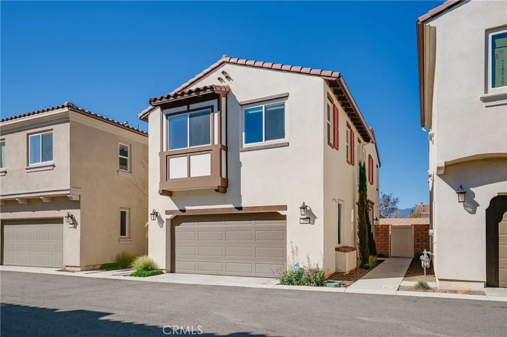 208 Bonita Rialto, CA 92376