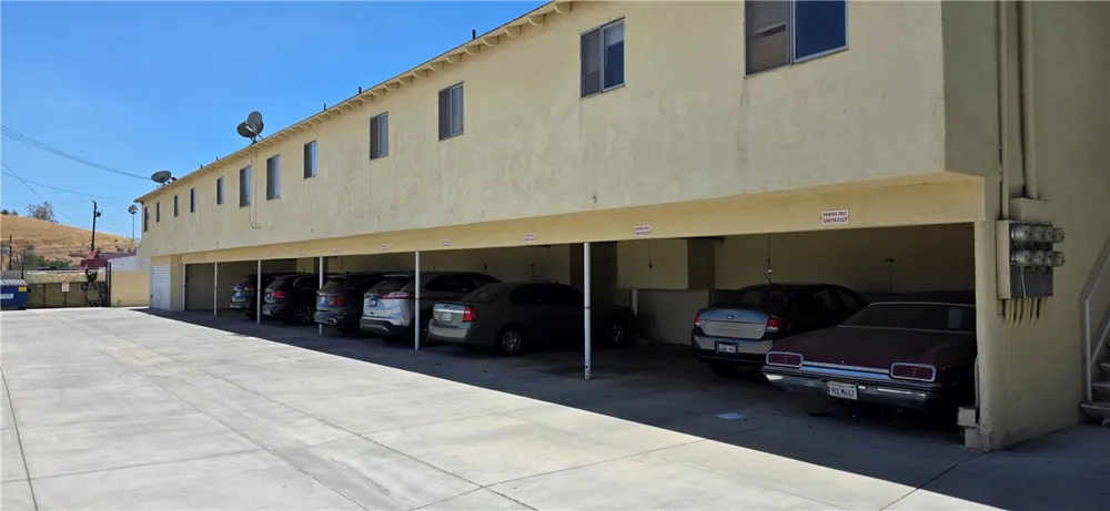 2305 Mountain San Bernardino, CA 92404