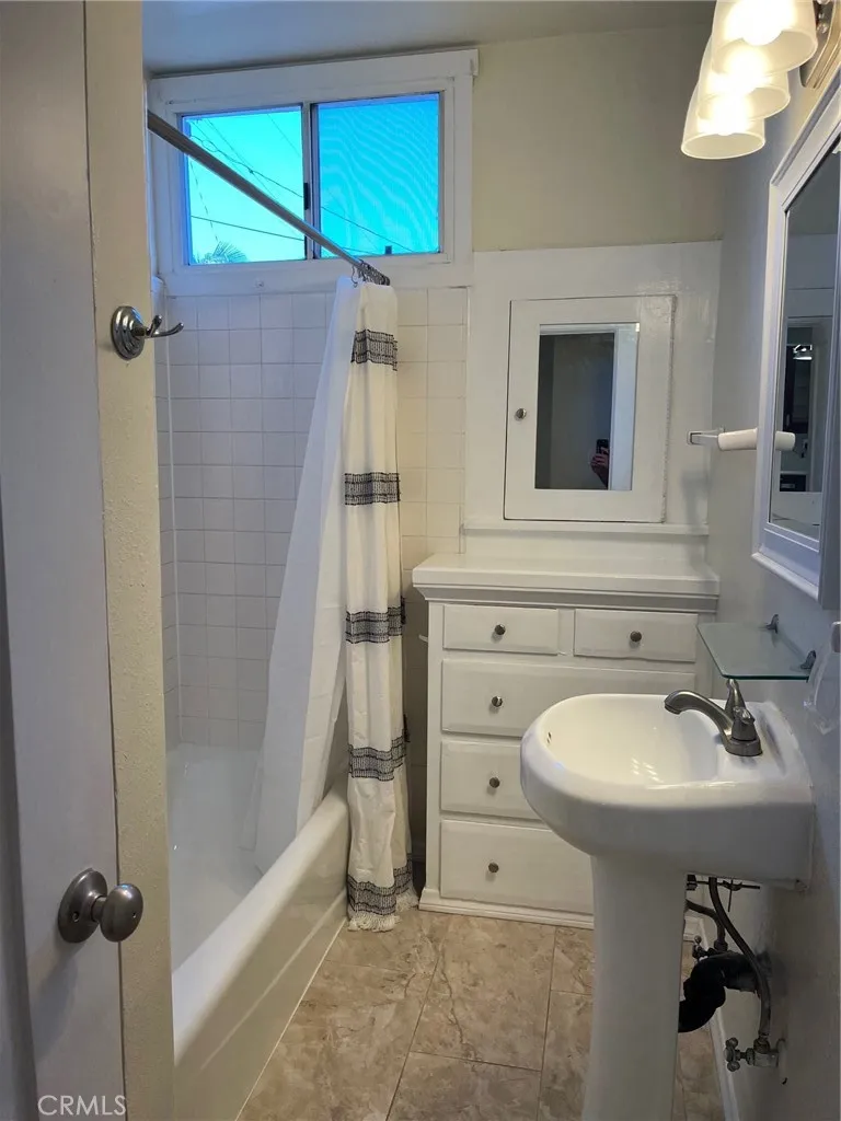 307 Roycroft Avenue Long Beach, CA 90814