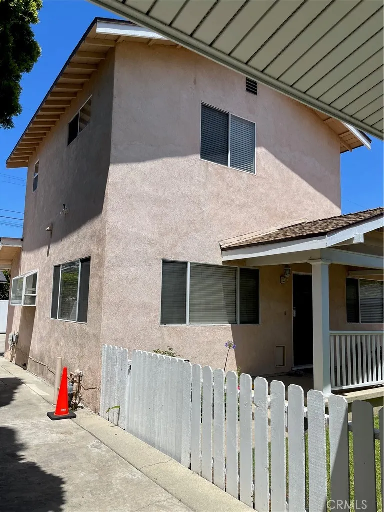 307 Roycroft Avenue Long Beach, CA 90814
