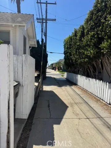 307 Roycroft Avenue Long Beach, CA 90814