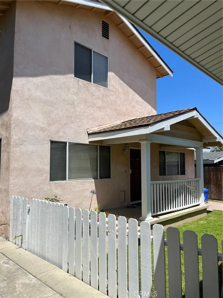 307 Roycroft Avenue Long Beach, CA 90814
