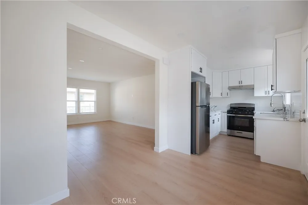 12237 Vanowen Street #E North Hollywood, CA 91605