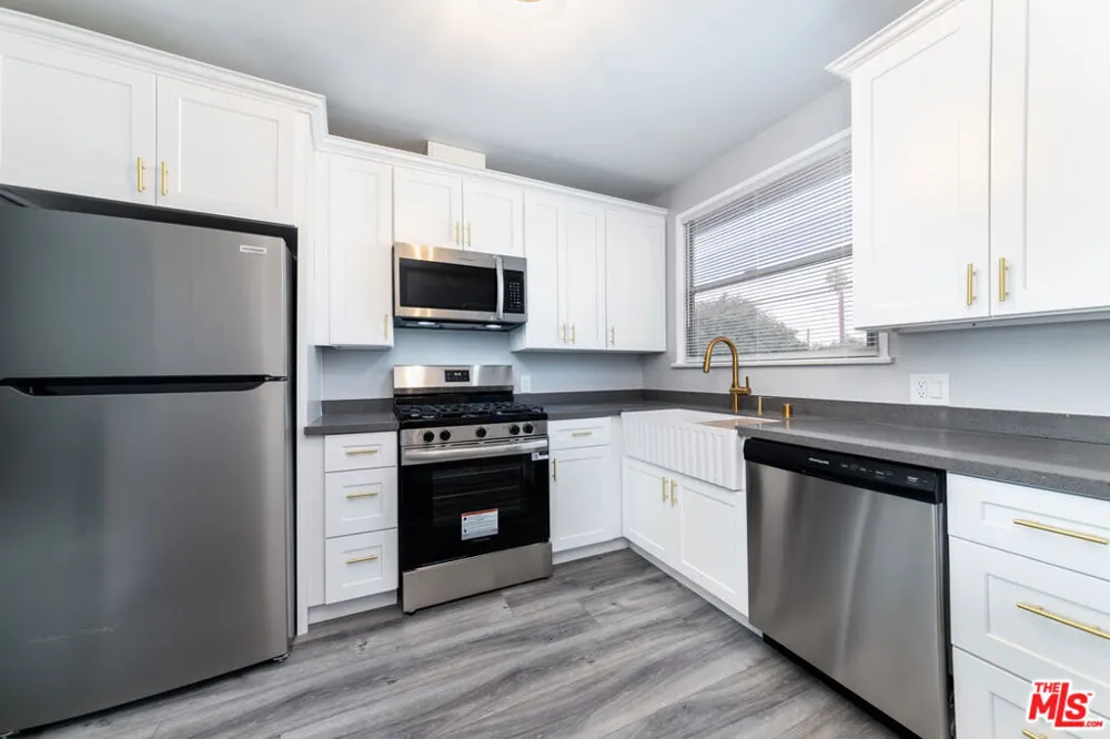 5444 Colfax Avenue Valley Village, CA 91601