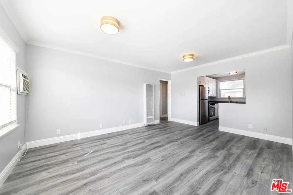 5444 Colfax Avenue Valley Village, CA 91601