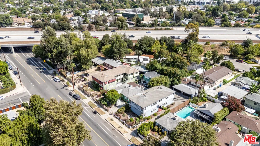 5444 Colfax Avenue Valley Village, CA 91601