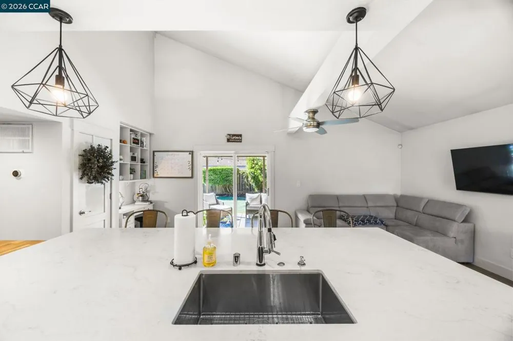 305 Virginia Dr Livermore, CA 94550