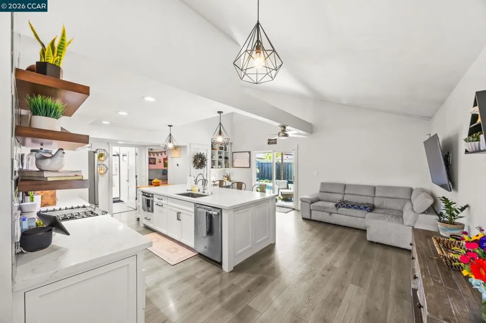 305 Virginia Dr Livermore, CA 94550
