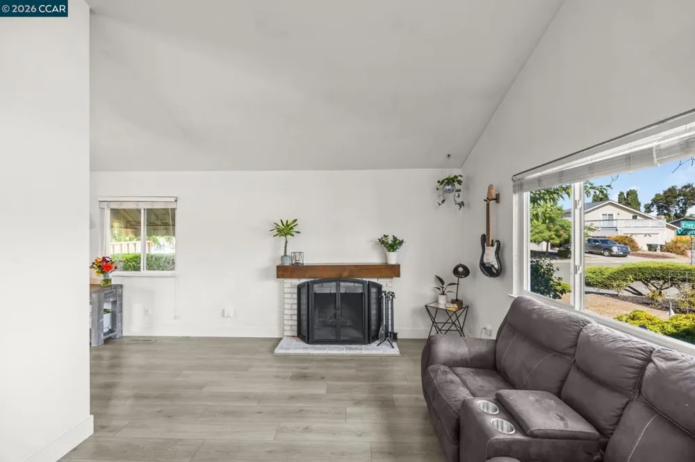 305 Virginia Dr Livermore, CA 94550