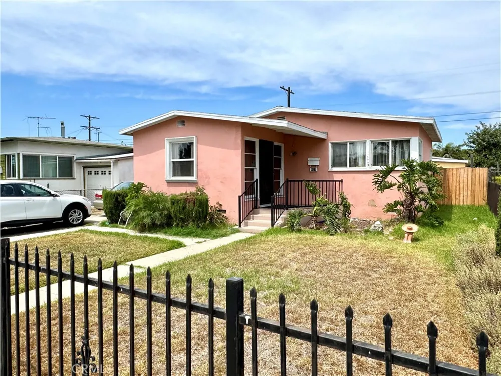 823 E 102nd Los Angeles, CA 90002