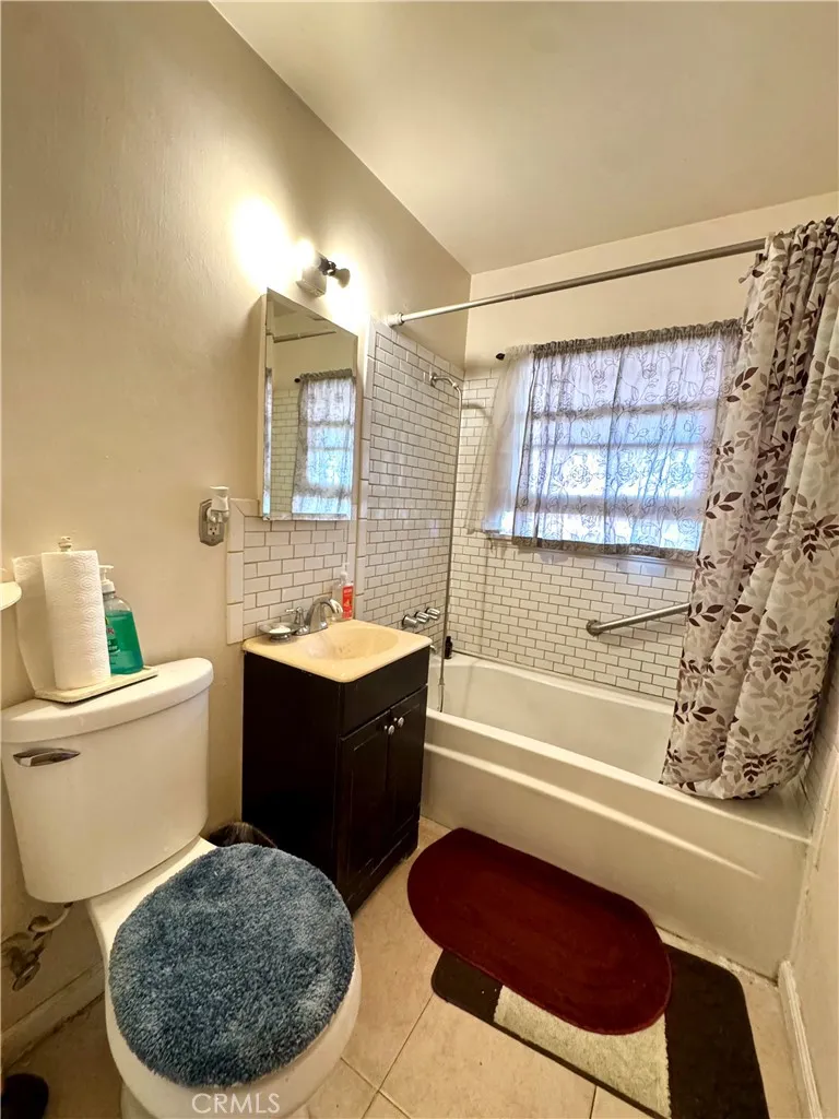 823 E 102nd Los Angeles, CA 90002