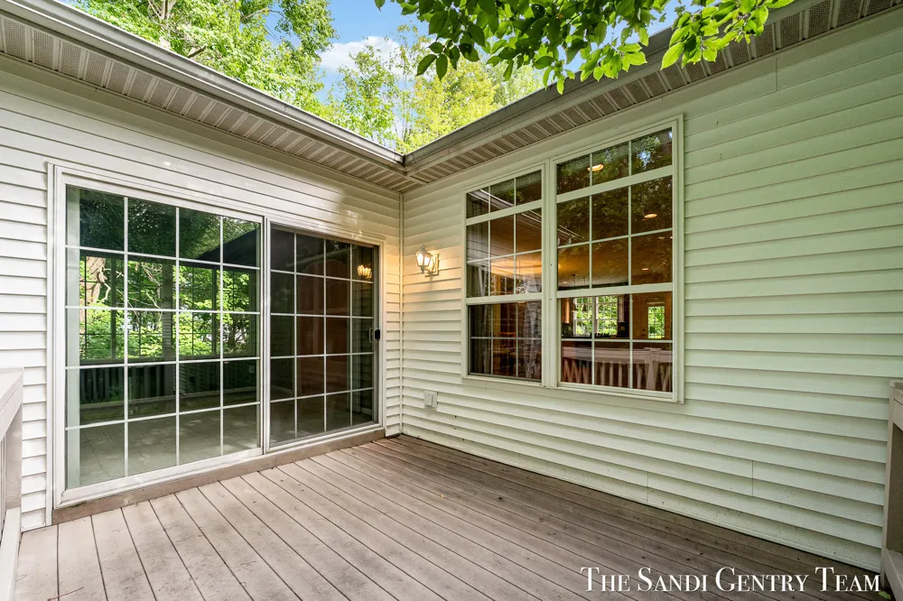 14892 Equestrian Lane Spring Lake, MI 49456