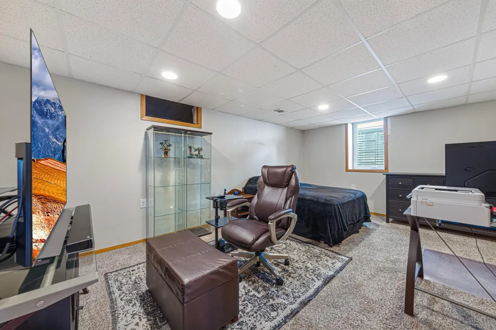 20580 Holyoke Avenue Lakeville, MN 55044