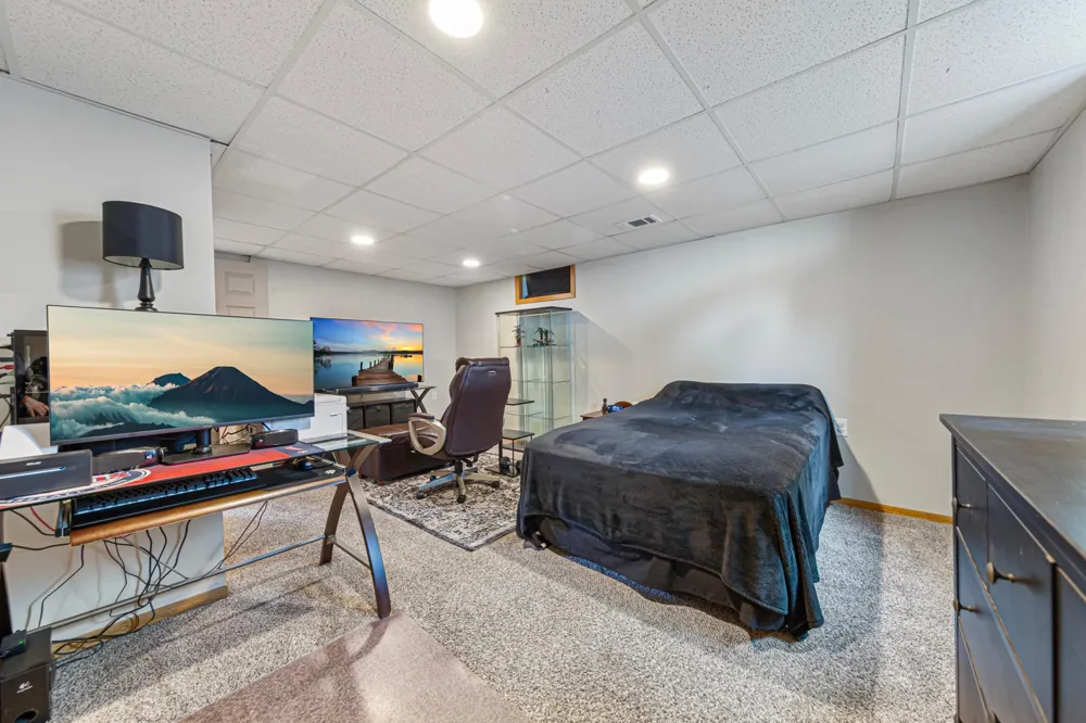 20580 Holyoke Avenue Lakeville, MN 55044