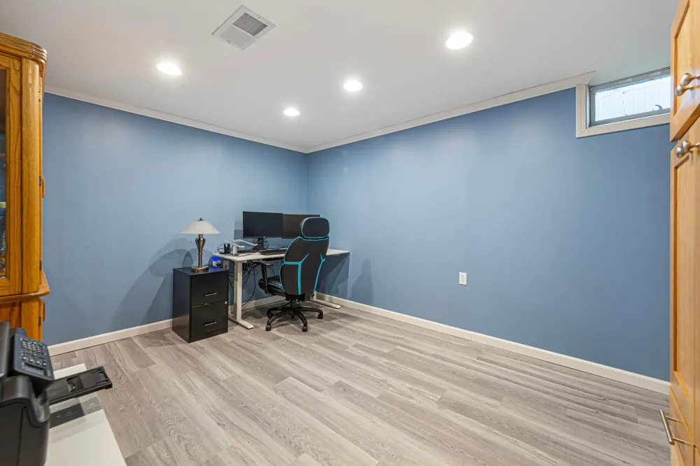 20580 Holyoke Avenue Lakeville, MN 55044