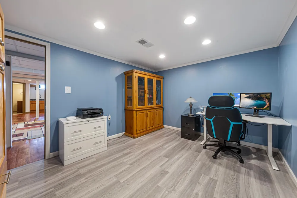 20580 Holyoke Avenue Lakeville, MN 55044