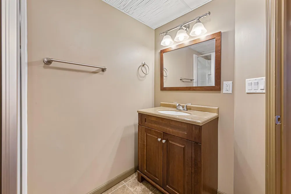 20580 Holyoke Avenue Lakeville, MN 55044