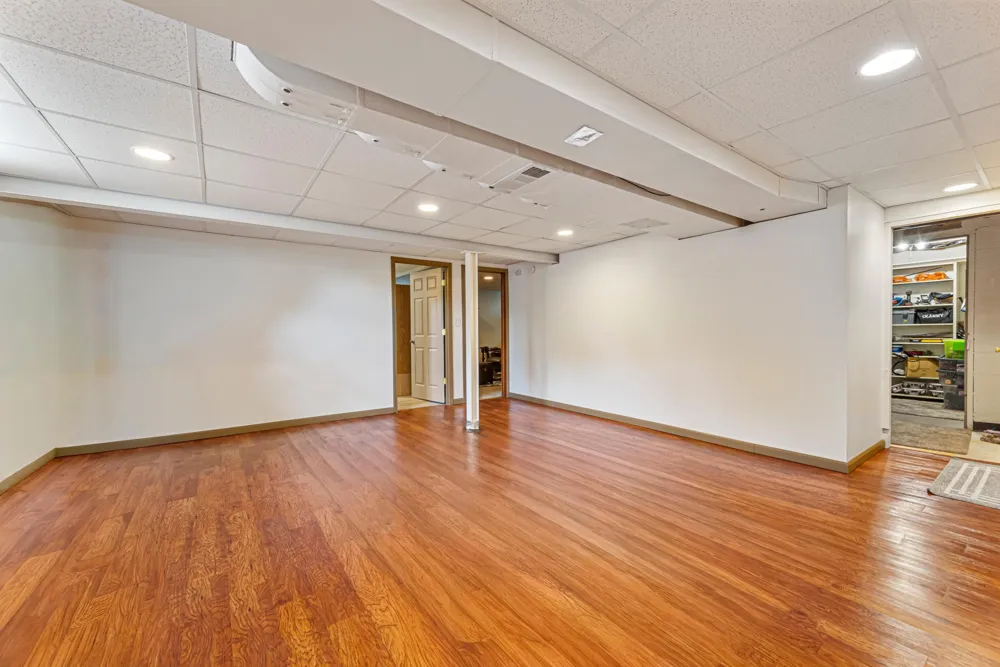 20580 Holyoke Avenue Lakeville, MN 55044