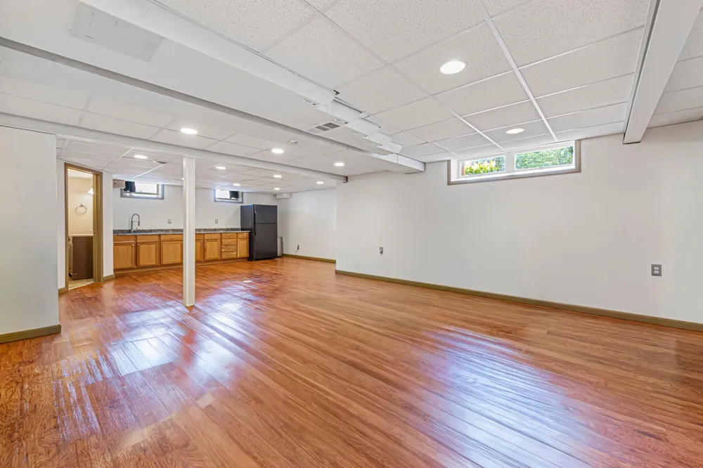 20580 Holyoke Avenue Lakeville, MN 55044