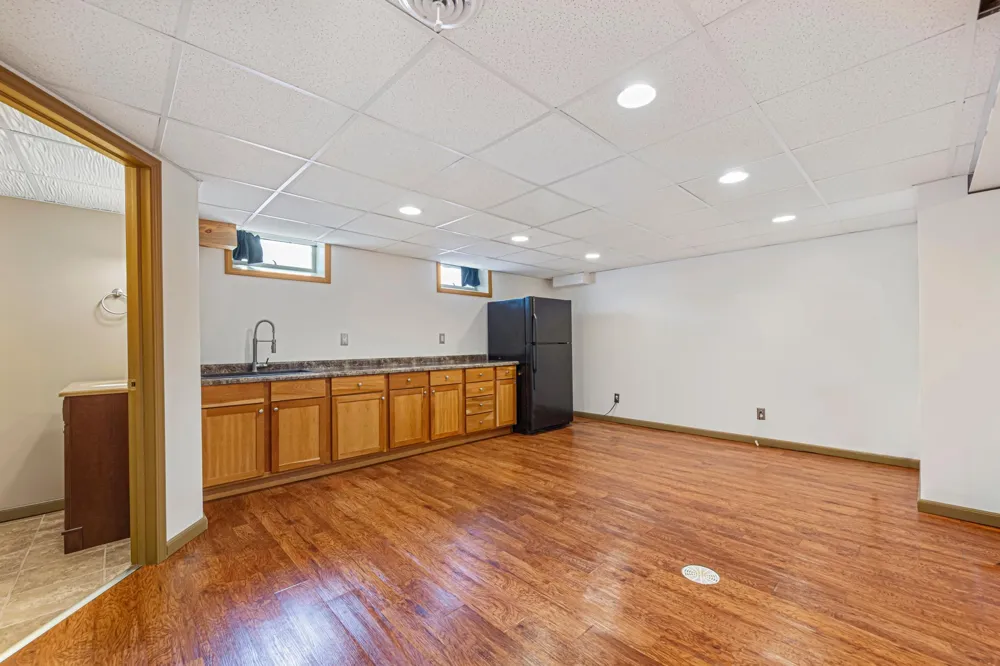 20580 Holyoke Avenue Lakeville, MN 55044