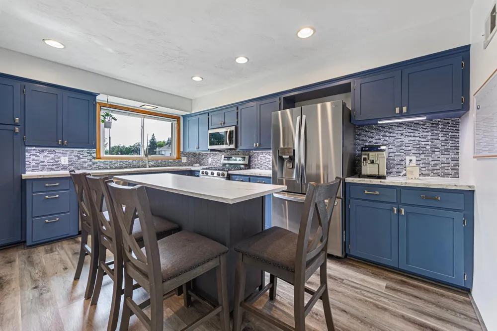 20580 Holyoke Avenue Lakeville, MN 55044