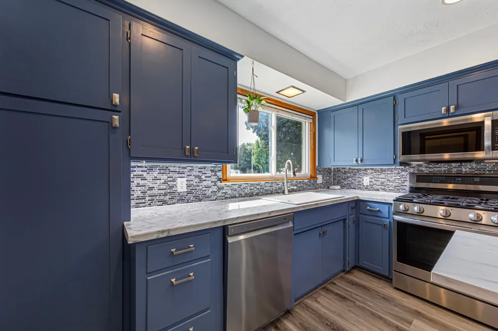 20580 Holyoke Avenue Lakeville, MN 55044