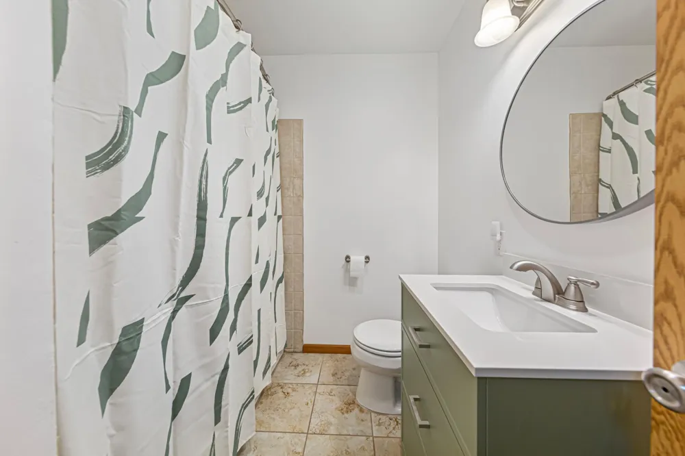 20580 Holyoke Avenue Lakeville, MN 55044