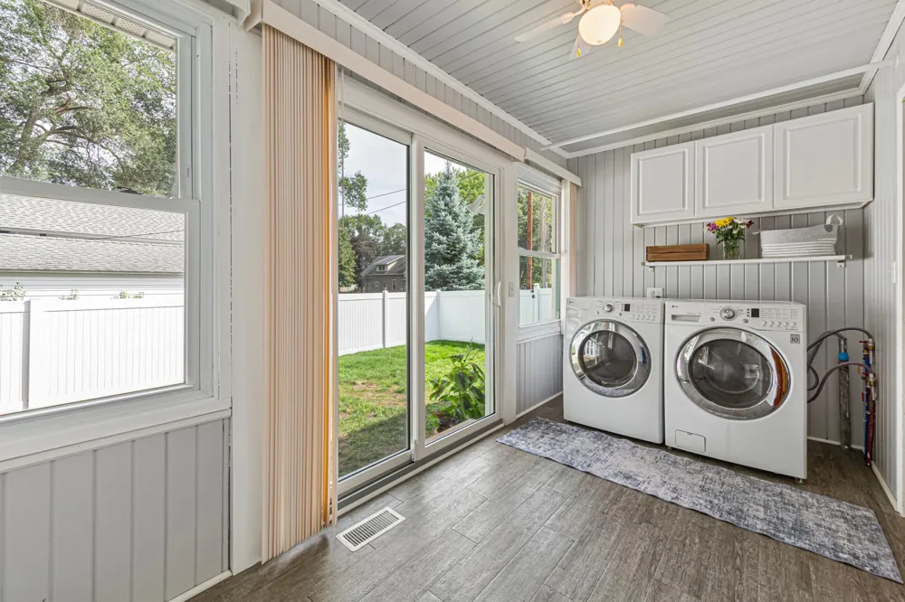 20580 Holyoke Avenue Lakeville, MN 55044