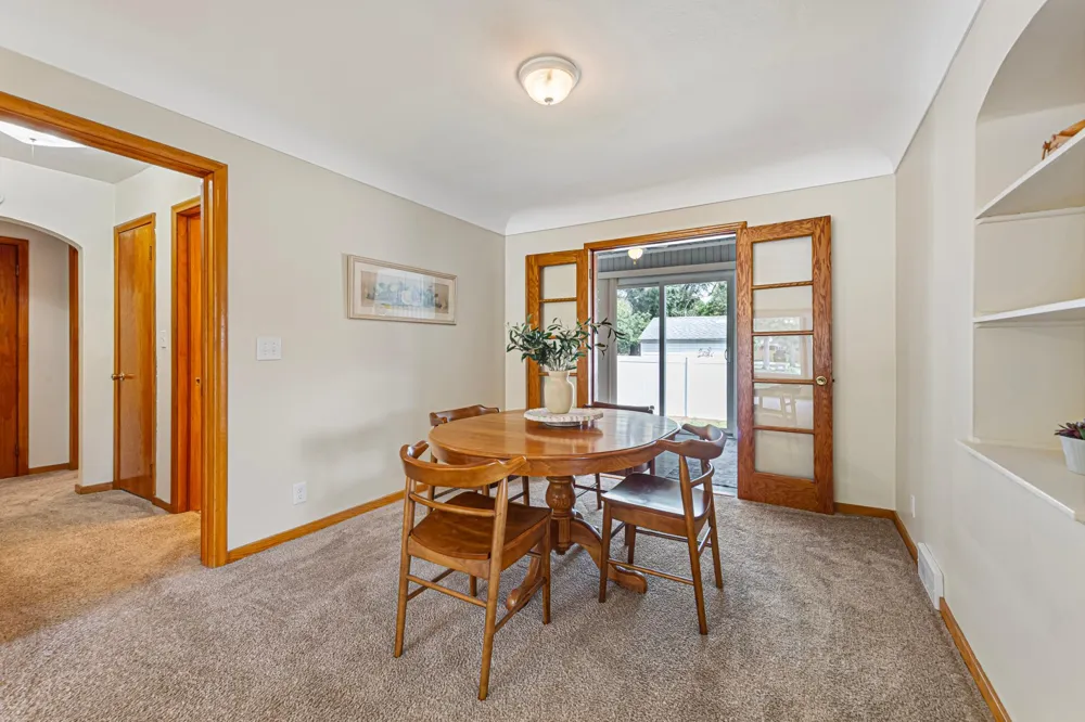 20580 Holyoke Avenue Lakeville, MN 55044