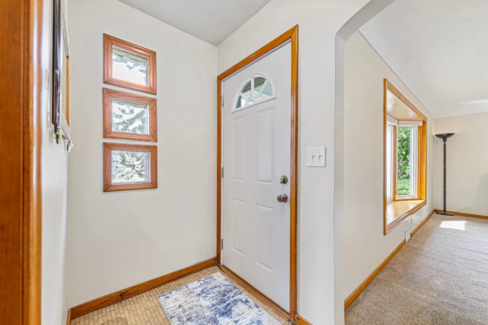 20580 Holyoke Avenue Lakeville, MN 55044