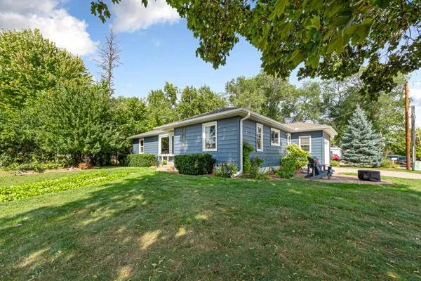 20580 Holyoke Avenue Lakeville, MN 55044