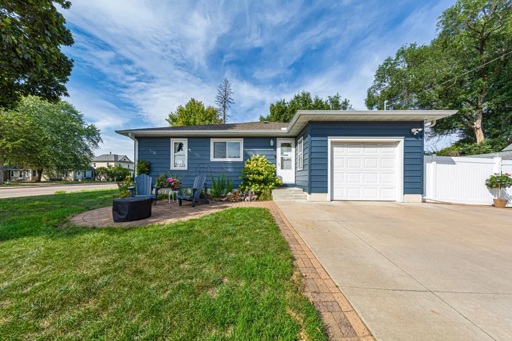 20580 Holyoke Avenue Lakeville, MN 55044