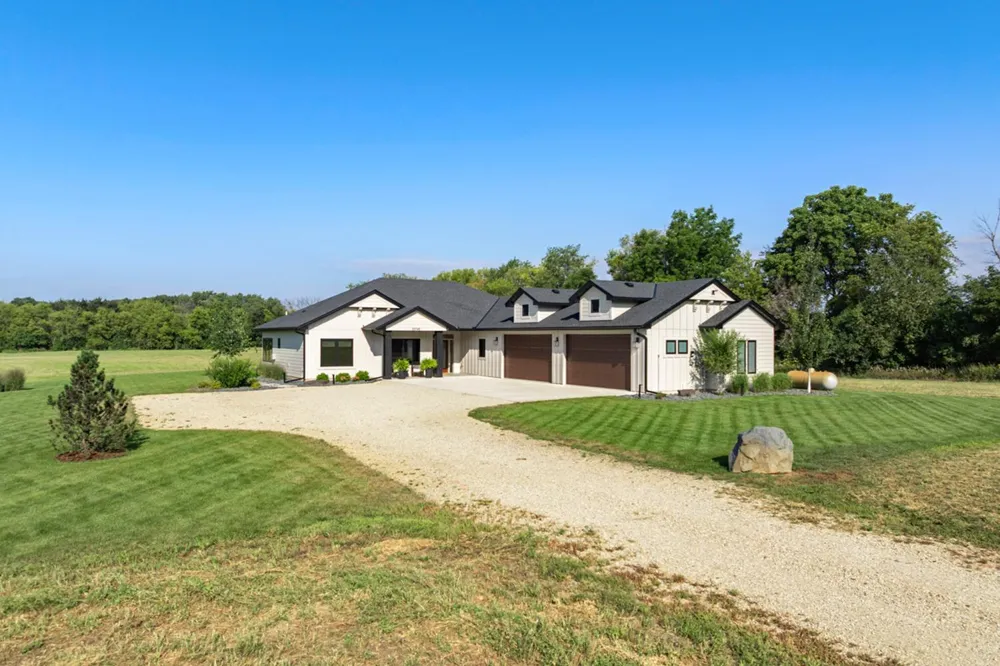 23745 Fairgreen Avenue Farmington, MN 55024