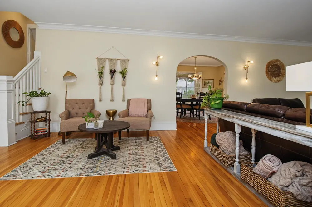 899 Osceola Avenue Saint Paul, MN 55105