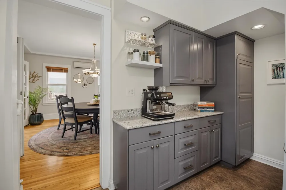 899 Osceola Avenue Saint Paul, MN 55105