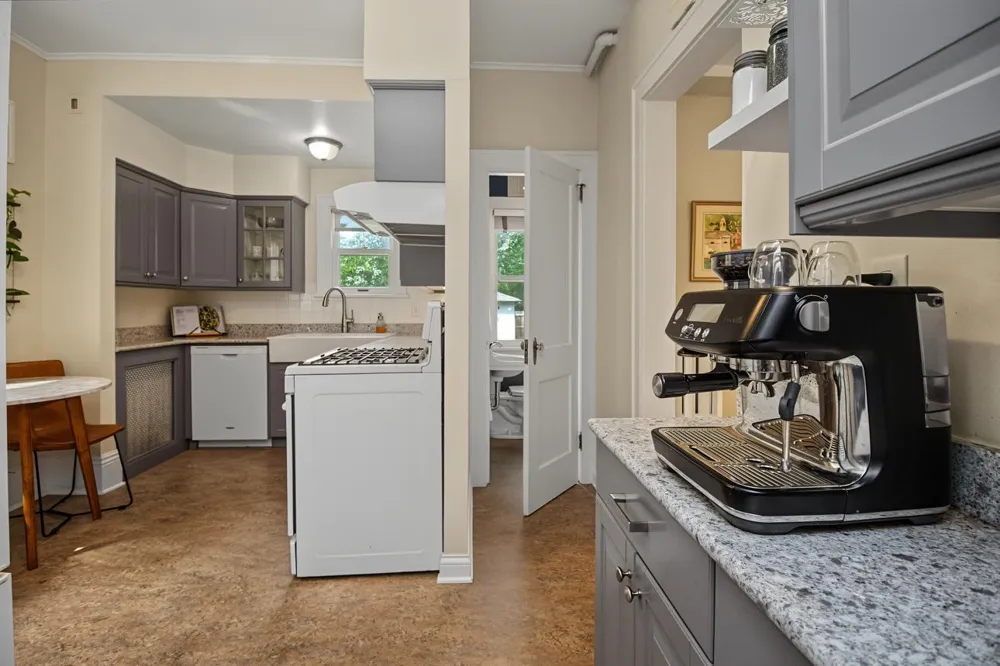 899 Osceola Avenue Saint Paul, MN 55105