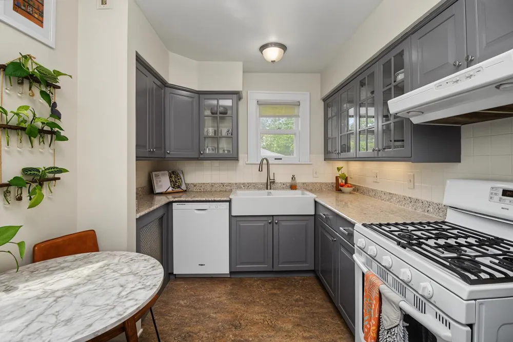 899 Osceola Avenue Saint Paul, MN 55105