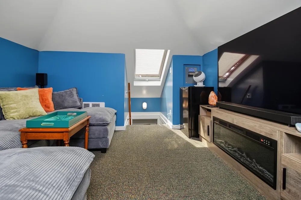 899 Osceola Avenue Saint Paul, MN 55105