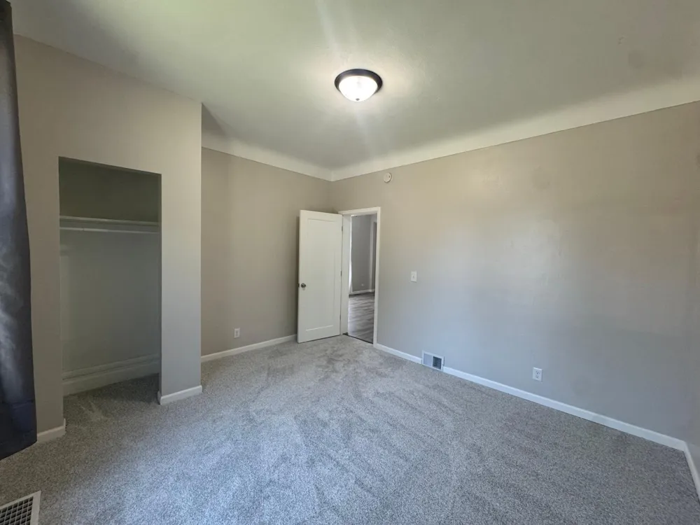 989 Marion Street Saint Paul, MN 55117
