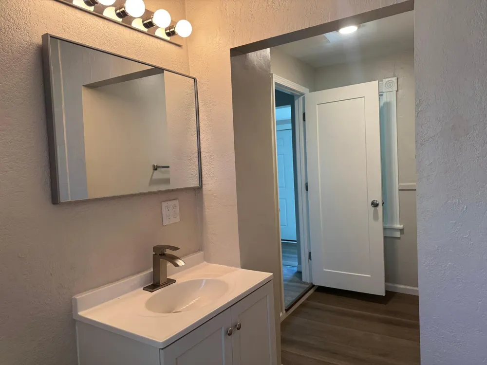 989 Marion Street Saint Paul, MN 55117
