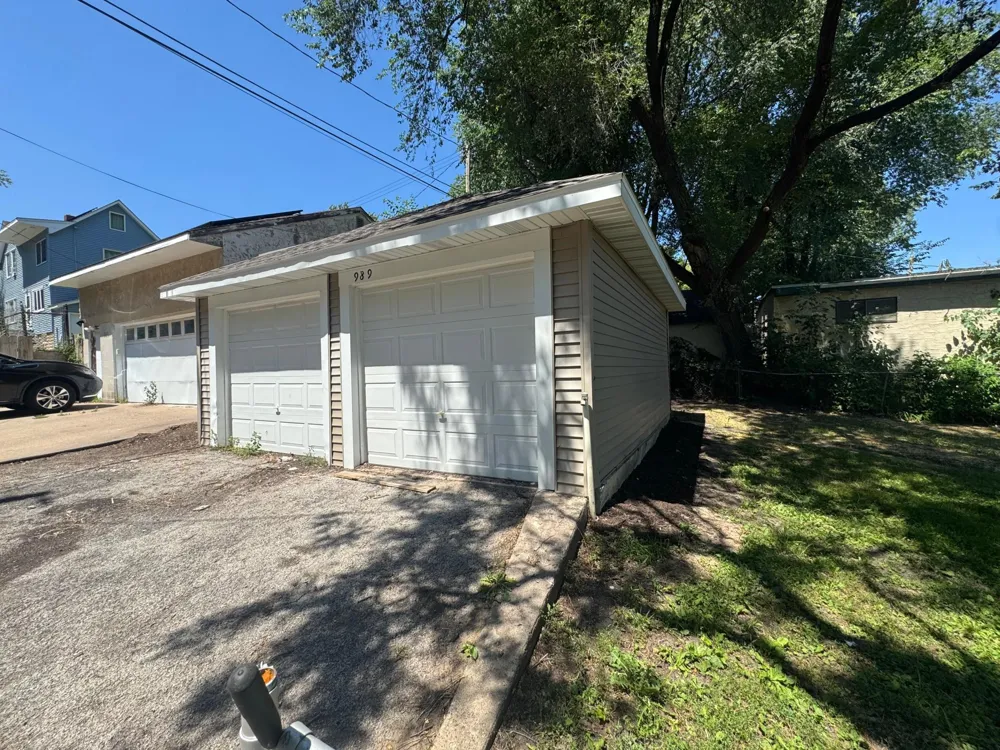 989 Marion Street Saint Paul, MN 55117