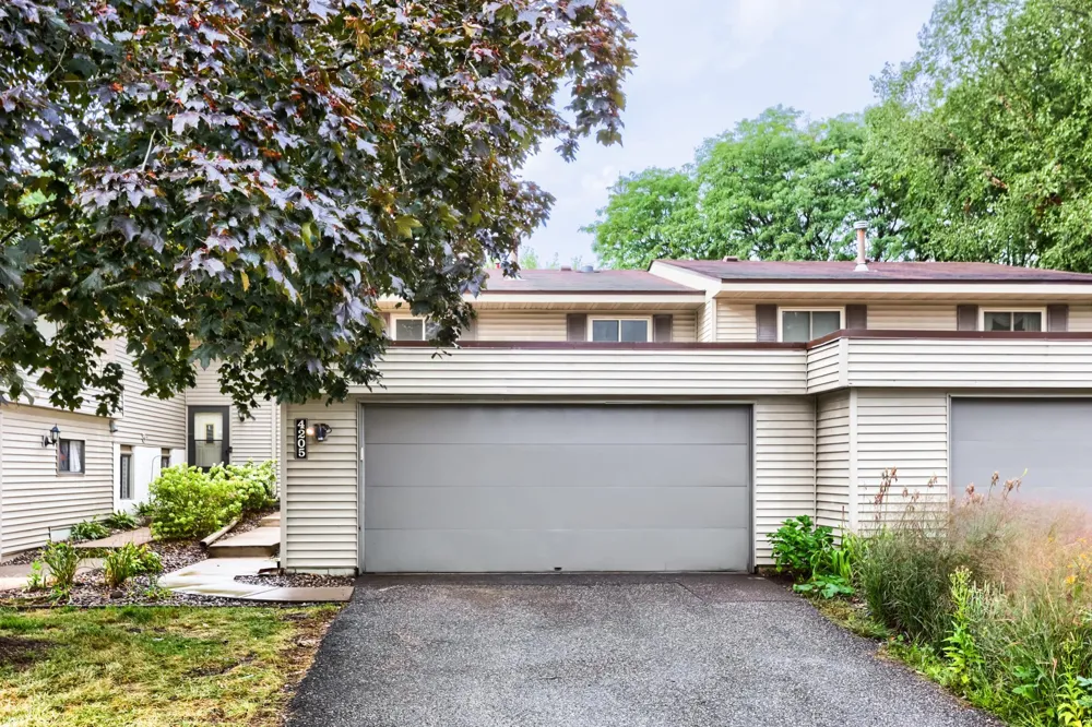 4205 Shirlee Lane Shoreview, MN 55126